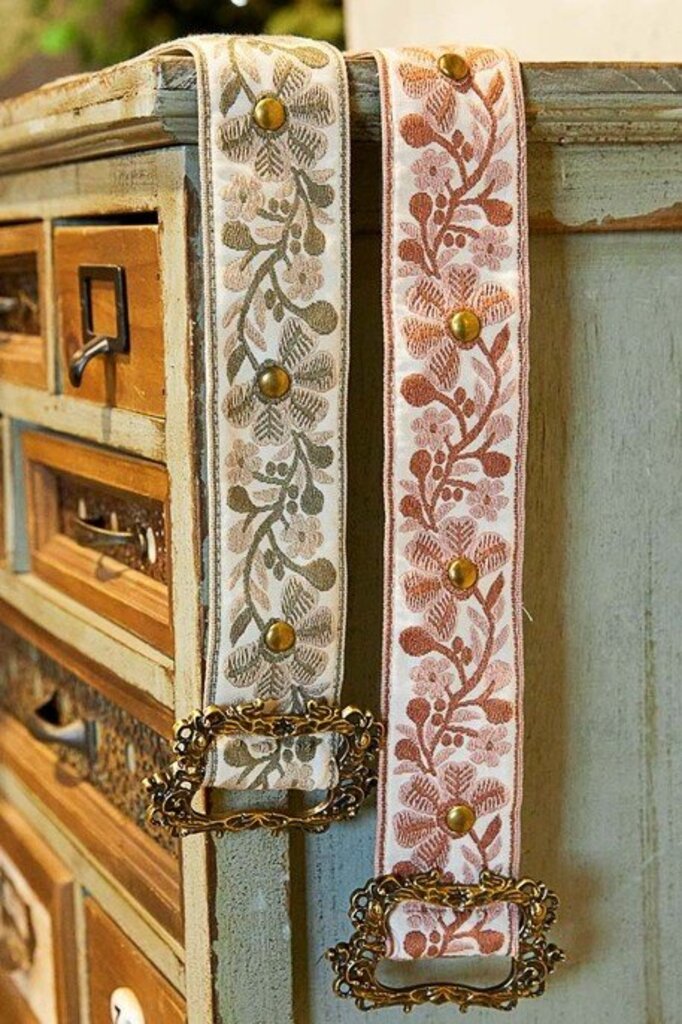 Vintage Floral Tapestry Belt
