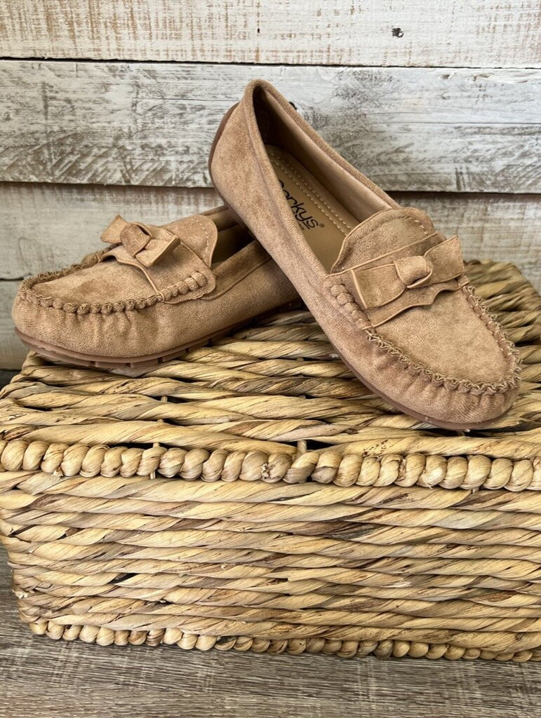 Driving Miss Daisy Flats