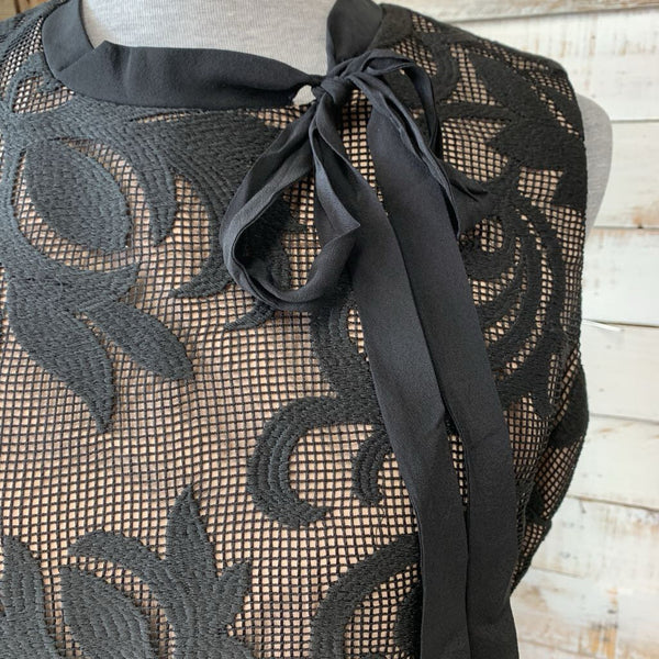NEW Sleeveless Lace Overlay Tie Collar