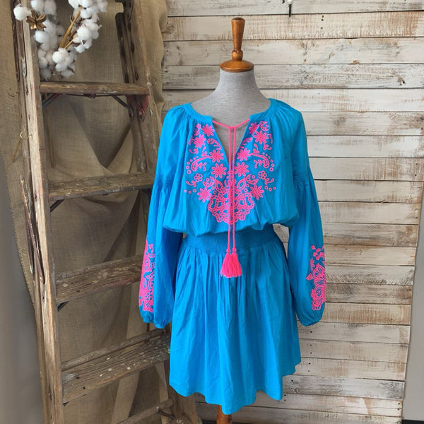 Embroidered V Neck LS Smock waist