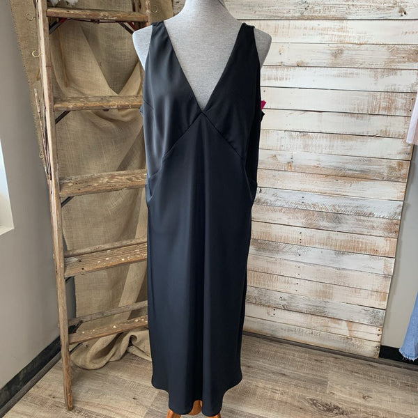 NEW Sleeveless V Neck