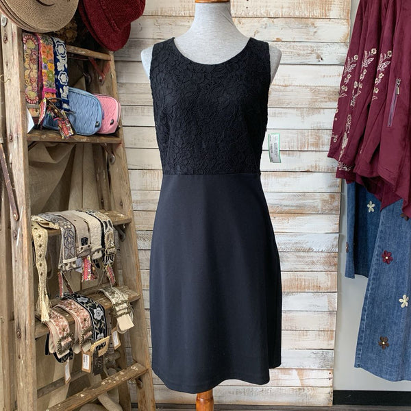 NEW Lace Sleeveless